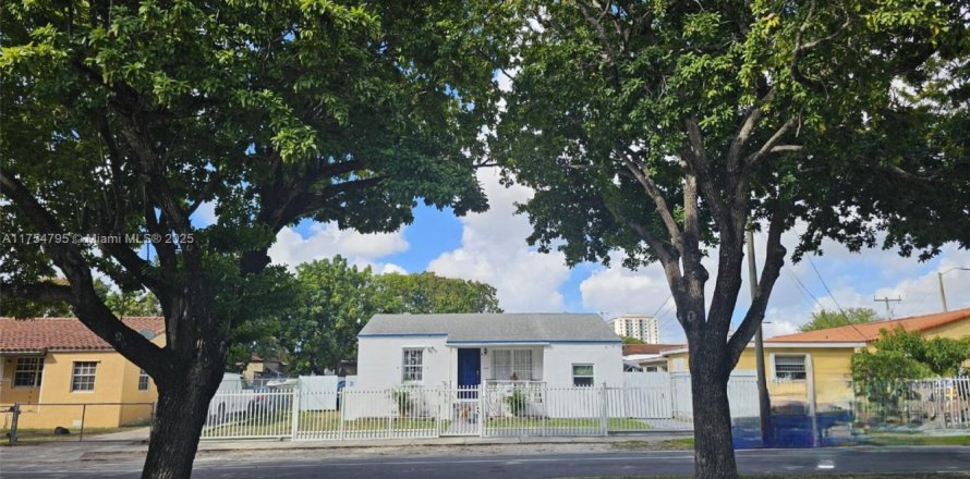 Villa ou maison à Miami, Floride 4 chambres, 123.19 m2 № 1861116