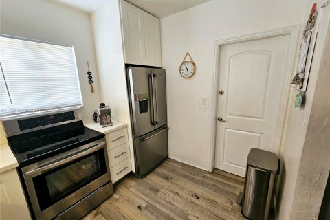 Villa ou maison à vendre à Miami, Floride: 4 chambres, 123.19 m2 № 1861116 - photo 21