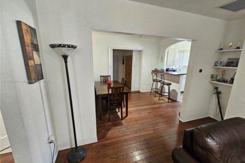 Villa ou maison à vendre à Miami, Floride: 4 chambres, 123.19 m2 № 1861116 - photo 23