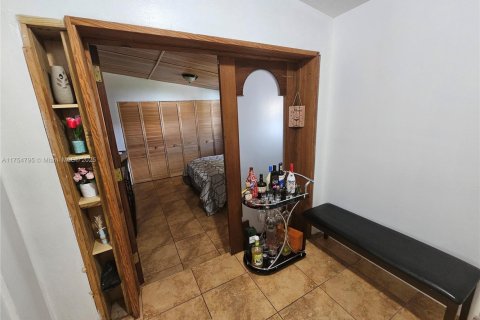 Villa ou maison à vendre à Miami, Floride: 4 chambres, 123.19 m2 № 1861116 - photo 28