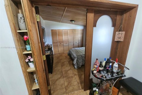 Villa ou maison à vendre à Miami, Floride: 4 chambres, 123.19 m2 № 1861116 - photo 29