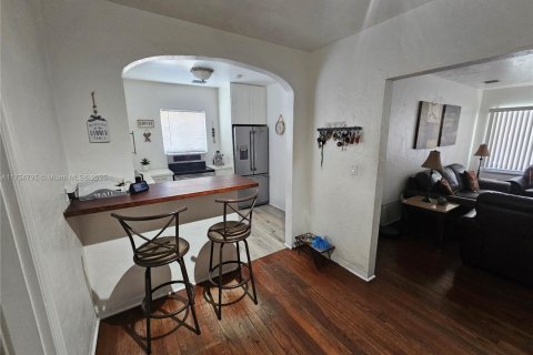 Villa ou maison à vendre à Miami, Floride: 4 chambres, 123.19 m2 № 1861116 - photo 22