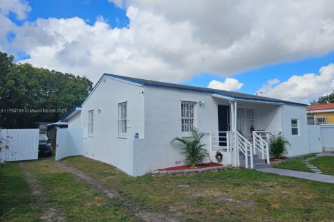 Villa ou maison à vendre à Miami, Floride: 4 chambres, 123.19 m2 № 1861116 - photo 10