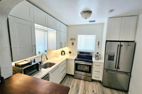 Villa ou maison à vendre à Miami, Floride: 4 chambres, 123.19 m2 № 1861116 - photo 20