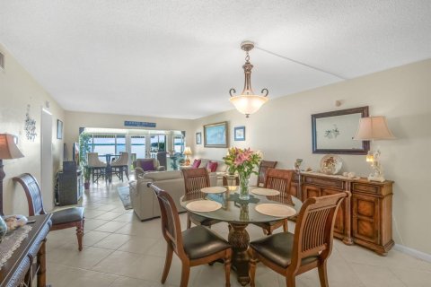 Condo in North Palm Beach, Florida, 2 bedrooms  № 2153818 - photo 9
