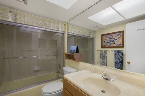 Condo in North Palm Beach, Florida, 2 bedrooms  № 2153818 - photo 15