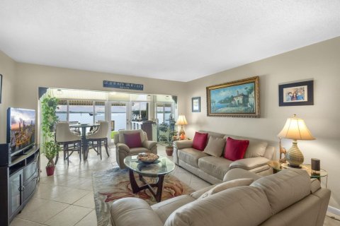 Condo in North Palm Beach, Florida, 2 bedrooms  № 2153818 - photo 5