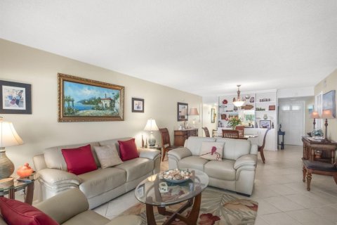 Condo in North Palm Beach, Florida, 2 bedrooms  № 2153818 - photo 8