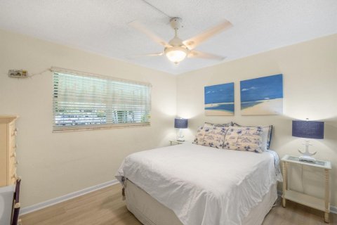 Condo in North Palm Beach, Florida, 2 bedrooms  № 2153818 - photo 13