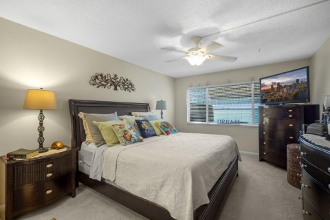 Condo in North Palm Beach, Florida, 2 bedrooms  № 2153818 - photo 12
