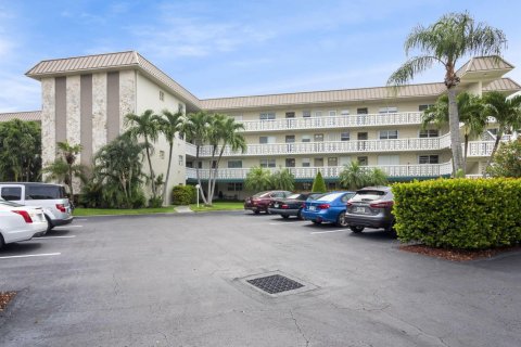 Condo in North Palm Beach, Florida, 2 bedrooms  № 2153818 - photo 17
