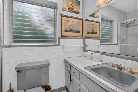 House in Wilton Manors, Florida 3 bedrooms, 145.86 sq.m. № 2392837 - photo 28