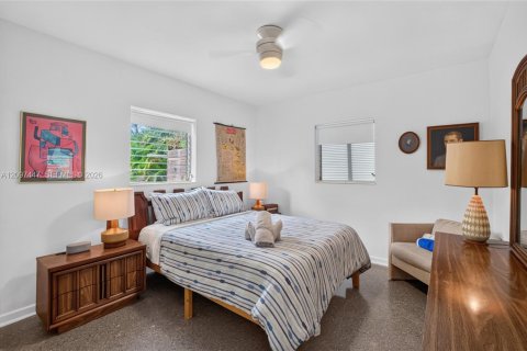 House in Wilton Manors, Florida 3 bedrooms, 145.86 sq.m. № 2392837 - photo 20