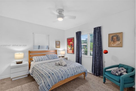 House in Wilton Manors, Florida 3 bedrooms, 145.86 sq.m. № 2392837 - photo 18