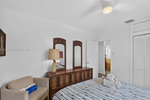 House in Wilton Manors, Florida 3 bedrooms, 145.86 sq.m. № 2392837 - photo 21
