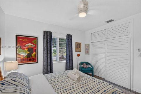 House in Wilton Manors, Florida 3 bedrooms, 145.86 sq.m. № 2392837 - photo 17