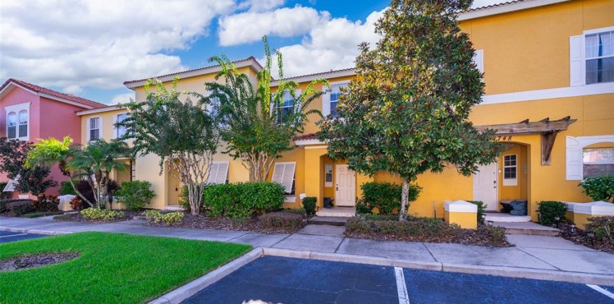 Adosado en Kissimmee, Florida 3 dormitorios, 119.47 m2 № 1909214
