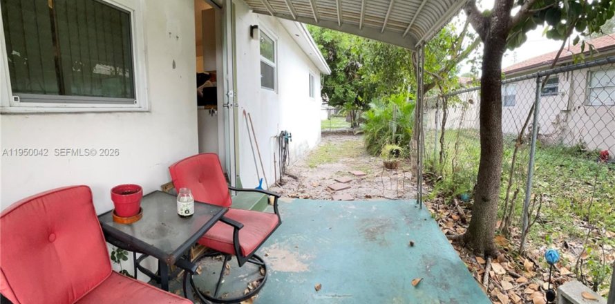 Кондоминиум с 2 спальнями в Холливуд, Флорида № 2005641