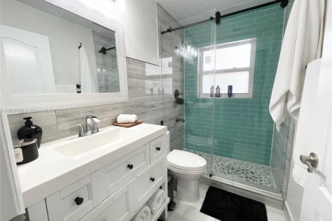 Casa en venta en Weston, Florida, 5 dormitorios, 272.67 m2 № 1772353 - foto 23