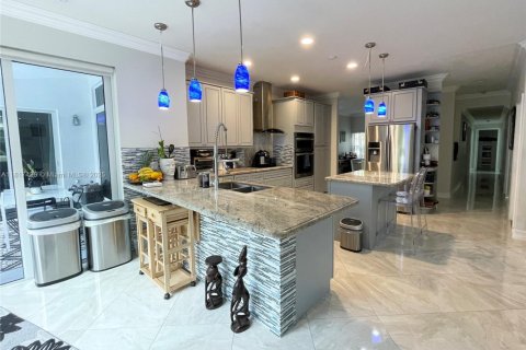 Casa en venta en Weston, Florida, 5 dormitorios, 272.67 m2 № 1772353 - foto 9