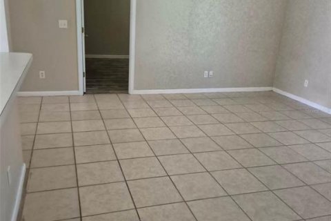 House in Palm Coast, Florida 3 bedrooms, 125.42 sq.m. № 2207955 - photo 12