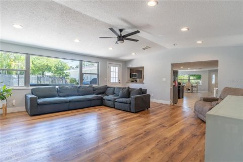 Villa ou maison à vendre à Seminole, Floride: 5 chambres, 344.67 m2 № 2354677 - photo 9