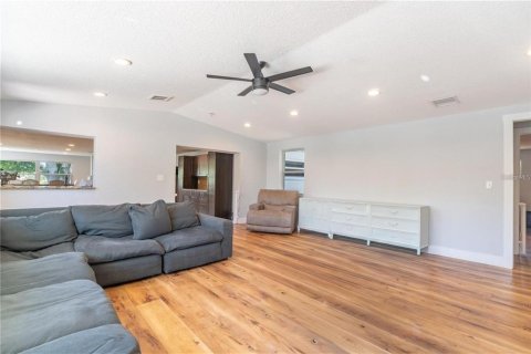 Villa ou maison à vendre à Seminole, Floride: 5 chambres, 344.67 m2 № 2354677 - photo 8