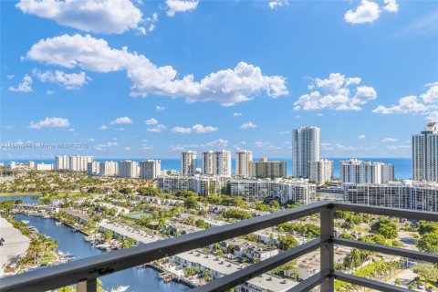 Condo in Hallandale Beach, Florida, 1 bedroom  № 1927698 - photo 28