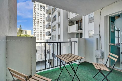 Купить кондоминиум в Авентура, Флорида 1 спальня, 80.82м2, № 1975470 - фото 15