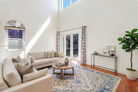 House in Pembroke Pines, Florida 4 bedrooms, 235.04 sq.m. № 1996087 - photo 4