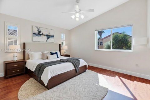 House in Pembroke Pines, Florida 4 bedrooms, 235.04 sq.m. № 1996087 - photo 12