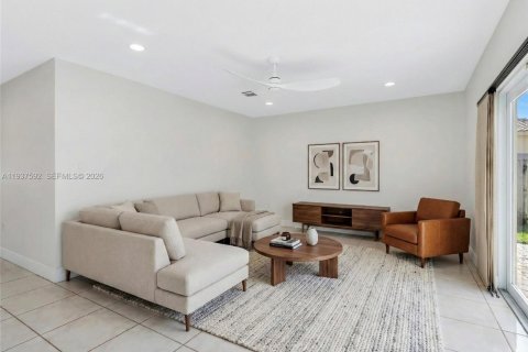 House in Pembroke Pines, Florida 4 bedrooms, 235.04 sq.m. № 1996087 - photo 10