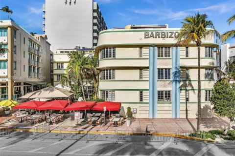 Купить кондоминиум в Майами-Бич, Флорида 1 спальня, 47.38м2, № 1997806 - фото 24