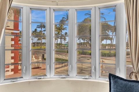 Кондоминиум с 1 спальней в Майами-Бич, Флорида № 1997806