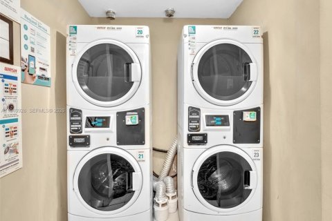 Купить кондоминиум в Майами-Бич, Флорида 1 спальня, 47.38м2, № 1997806 - фото 23