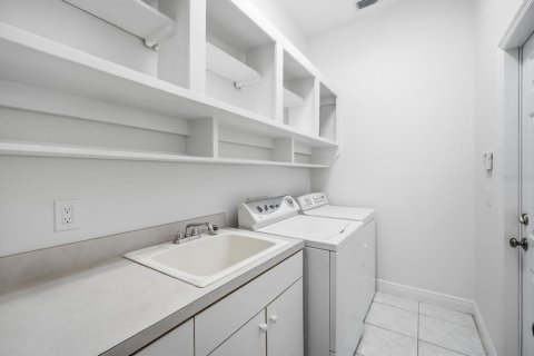 Casa en venta en Tampa, Florida, 4 dormitorios, 225.57 m2 № 2305019 - foto 28