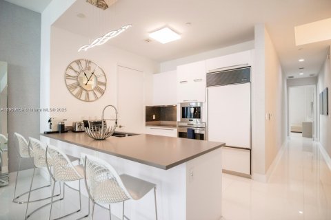 Copropriété à louer à Sunny Isles Beach, Floride: 3 chambres, 183.85 m2 № 1965364 - photo 8