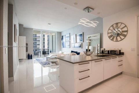 Copropriété à louer à Sunny Isles Beach, Floride: 3 chambres, 183.85 m2 № 1965364 - photo 7