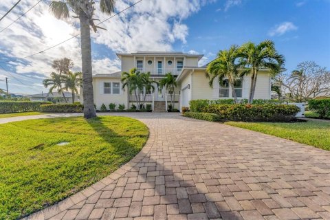Villa ou maison à vendre à Holmes Beach, Floride: 4 chambres, 280.56 m2 № 1769480 - photo 1