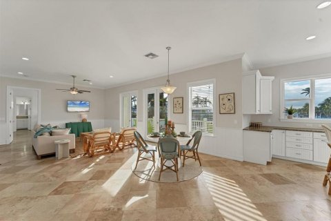 Villa ou maison à vendre à Holmes Beach, Floride: 4 chambres, 280.56 m2 № 1769480 - photo 6