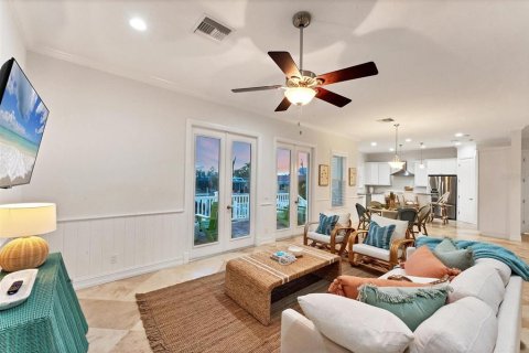 Villa ou maison à vendre à Holmes Beach, Floride: 4 chambres, 280.56 m2 № 1769480 - photo 4