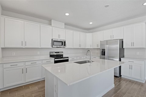 House in Tavares, Florida 4 bedrooms, 192.31 sq.m. № 1218852 - photo 3