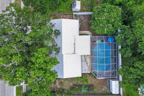 House in Seffner, Florida 3 bedrooms, 125.05 sq.m. № 2312946 - photo 9