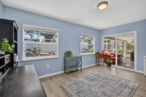 House in Seffner, Florida 3 bedrooms, 125.05 sq.m. № 2312946 - photo 4