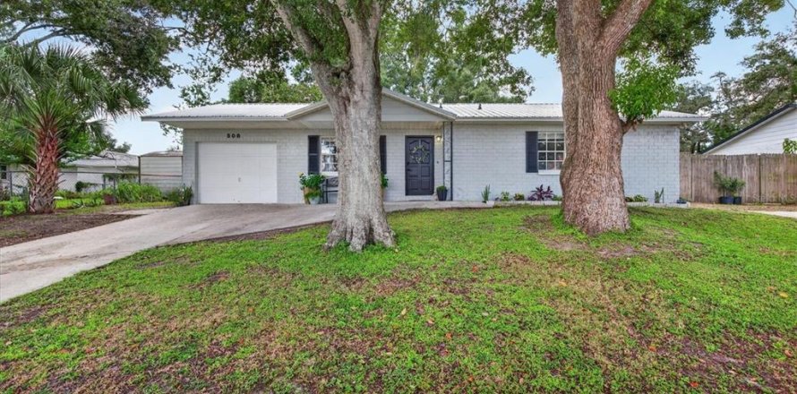 House in Seffner, Florida 3 bedrooms, 125.05 sq.m. № 2312946