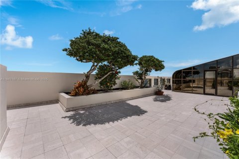 Condo in Miami Beach, Florida, 4 bedrooms  № 1940801 - photo 23