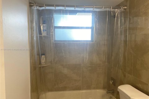 Купить кондоминиум в Майами-Бич, Флорида 1 спальня, 63.64м2, № 1967287 - фото 9