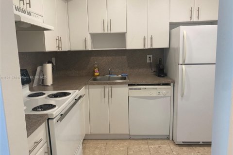 Купить кондоминиум в Майами-Бич, Флорида 1 спальня, 63.64м2, № 1967287 - фото 11