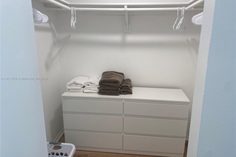 Купить кондоминиум в Майами-Бич, Флорида 1 спальня, 63.64м2, № 1967287 - фото 10