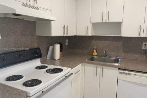 Купить кондоминиум в Майами-Бич, Флорида 1 спальня, 63.64м2, № 1967287 - фото 12